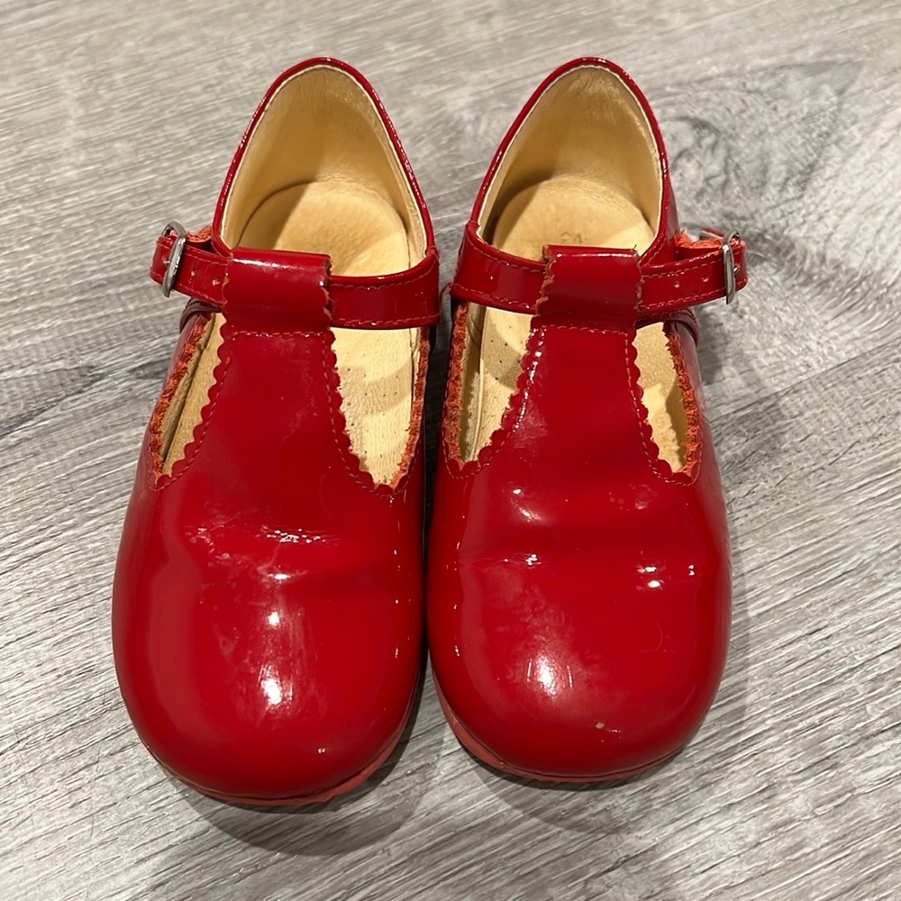 Patten leather tee strap red Mary janes. Size 24 (8 toddler)